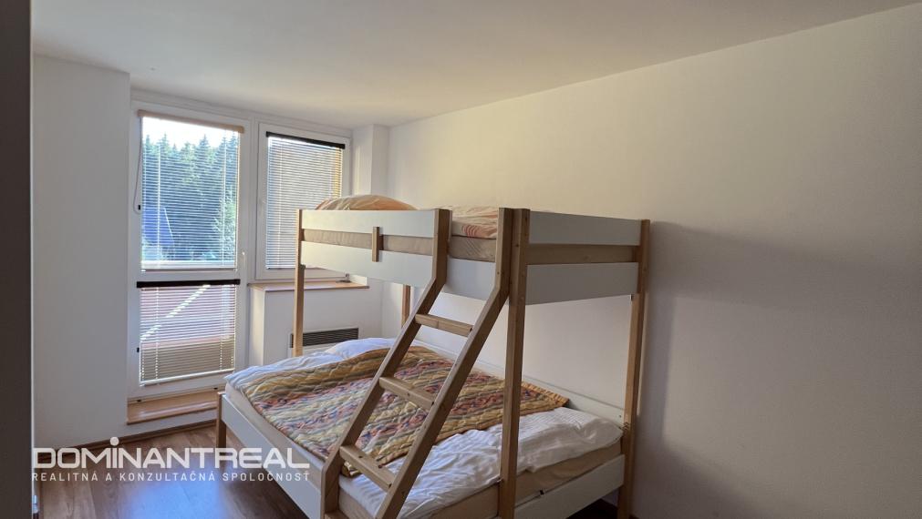 REZERVOVANÉ! 2-izb. apartmán na Donovaloch - výborná poloha pri zjazdovkách