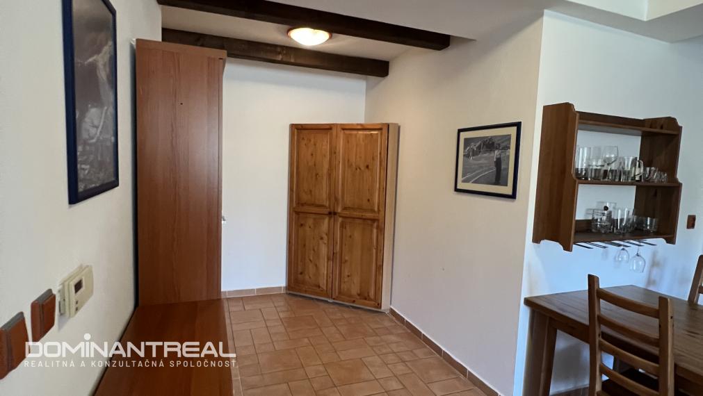 REZERVOVANÉ! 2-izb. apartmán na Donovaloch - výborná poloha pri zjazdovkách