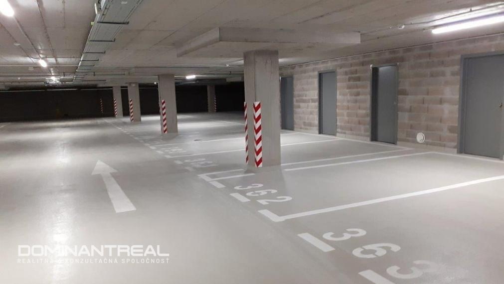 Parkovacie miesta v objekte OBC - Tomášikova ulica