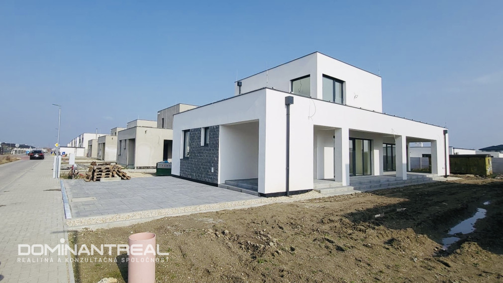 Novostavba 5 - izbového rodinného domu v Miloslavove