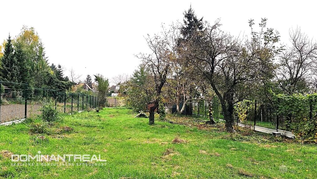 Pozemok 979m2 s PROJEKTOM a stavebným povolením