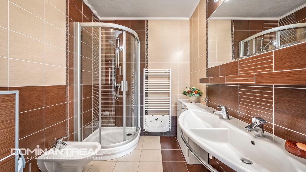 Krásny rodinný dom s výhľadom na Tatry – Veľká Lomnica