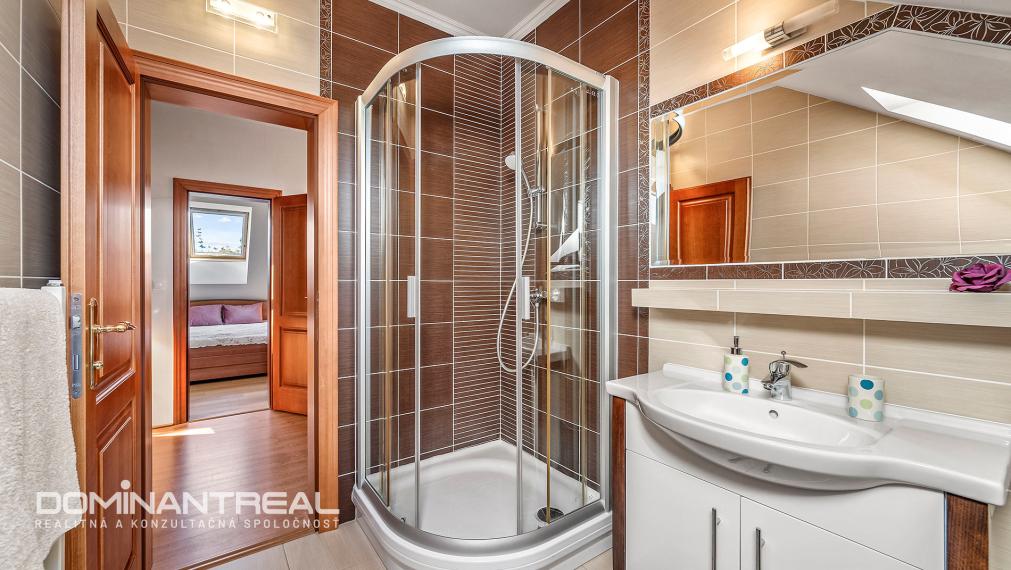 Krásny rodinný dom s výhľadom na Tatry – Veľká Lomnica