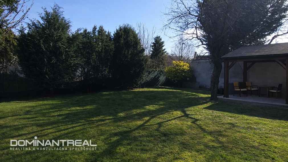 DOMINANT REAL - Priestranný rodinný dom s prístavbou a samostatným bytom – Rusovce