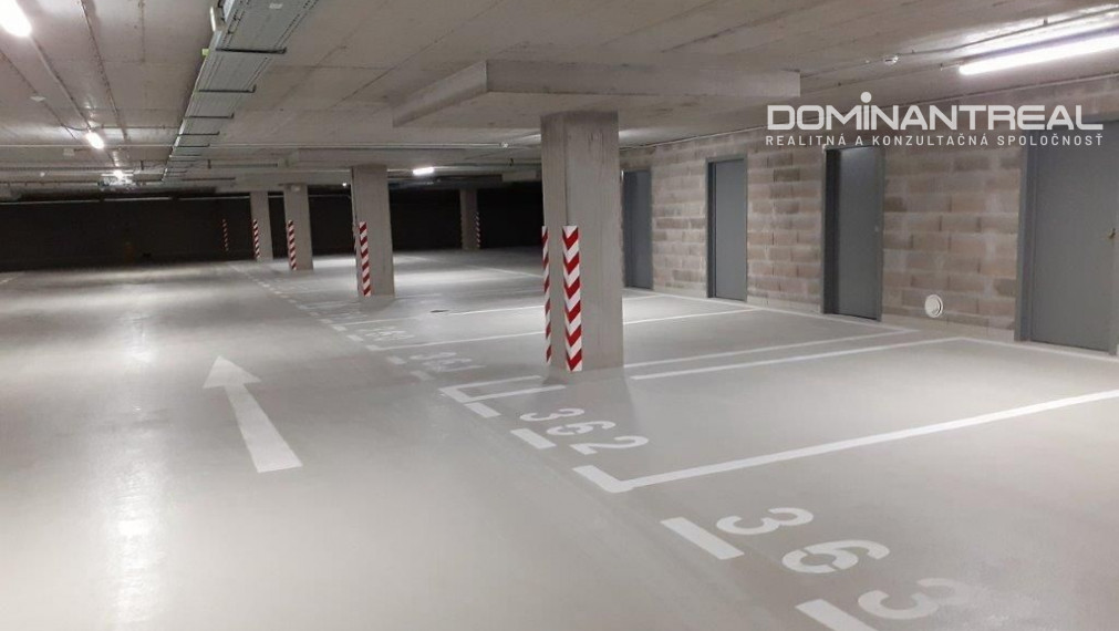 Parkovacie miesta v objekte OBC - Tomášikova ulica