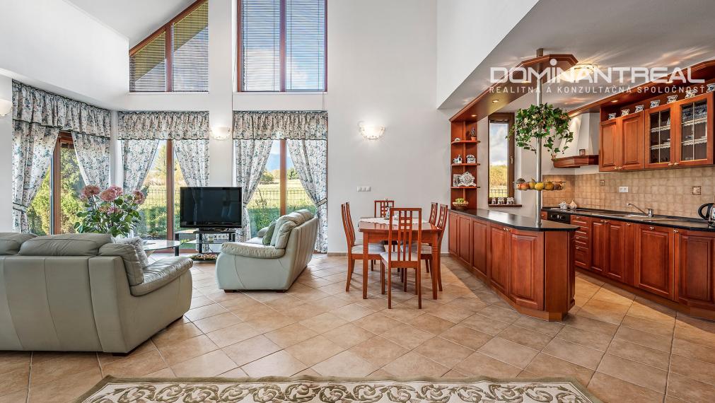 Krásny rodinný dom s výhľadom na Tatry – Veľká Lomnica