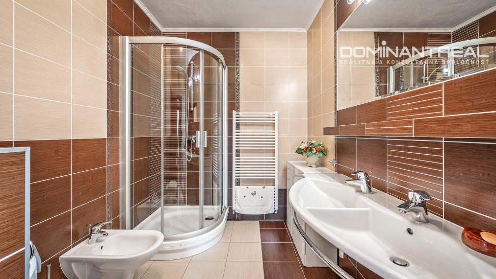 Krásny rodinný dom s výhľadom na Tatry – Veľká Lomnica