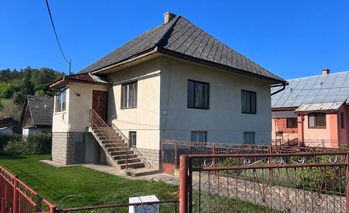 PREDAJ! Rodinný dom na veľkom pozemku v obci Ortuťová
