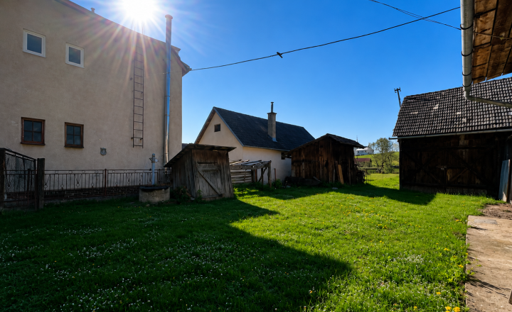 PREDAJ! Rodinný dom na veľkom pozemku v obci Ortuťová - fotografia 4